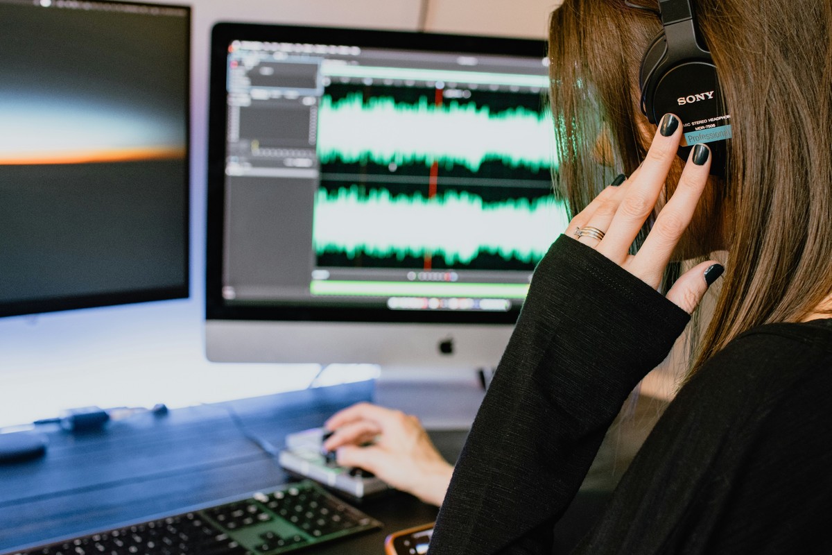Music production - Photo by Kelly Sikkema X